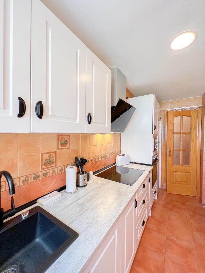 Spacious In The Center Of Apartment *